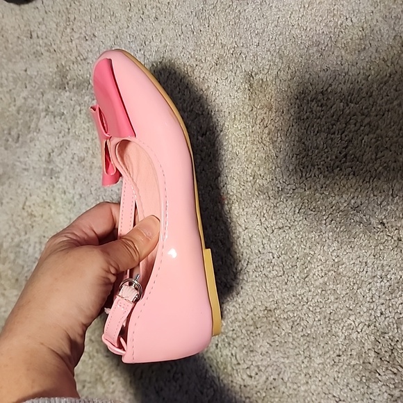 Disney pink Minnie Mouse shoes size 11 kids - Picture 4 of 12